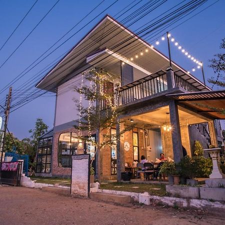 Yoji House And Cafe Hostel Ban Wiang Bagian luar foto