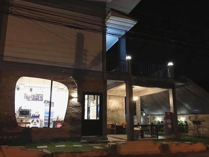 Yoji House And Cafe Hostel Ban Wiang Bagian luar foto